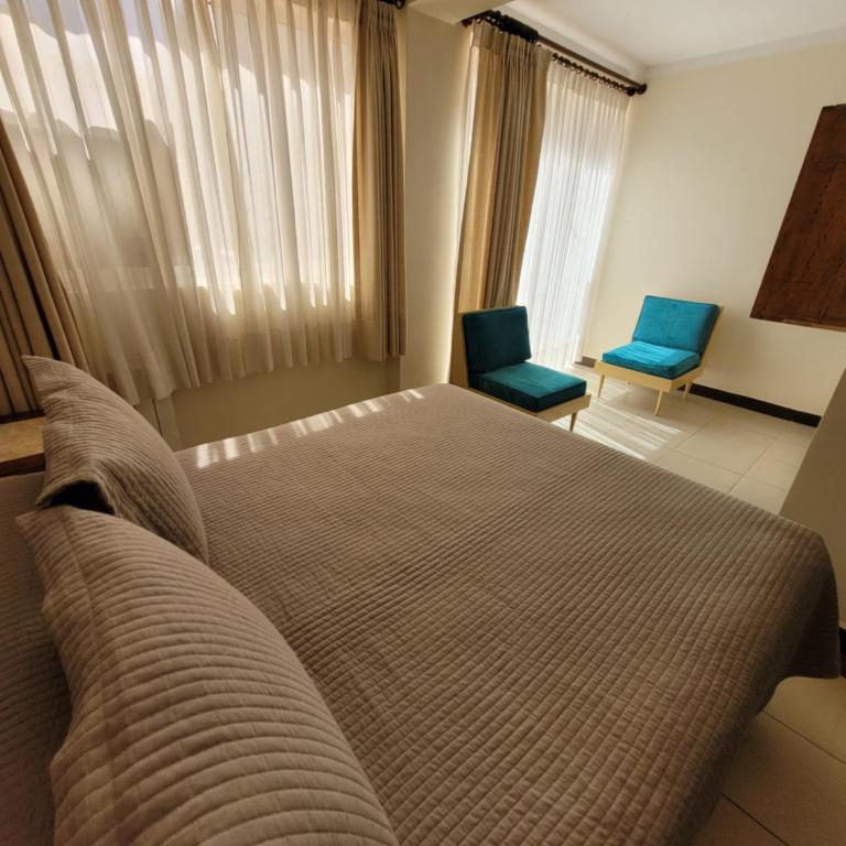 Refugio del Turista - Family Room with Private Bathroom - 3