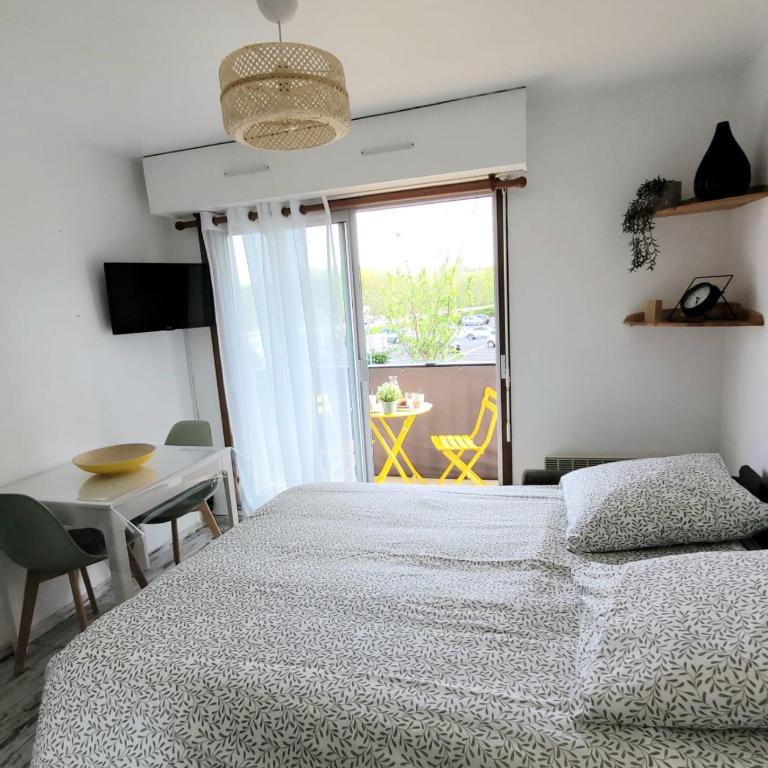 App F2 Proche Plage et Place de Parking Privative , Ménage Inclus, Linge de Maison en Option - Apartment mit 1 Schlafzimmer - 11