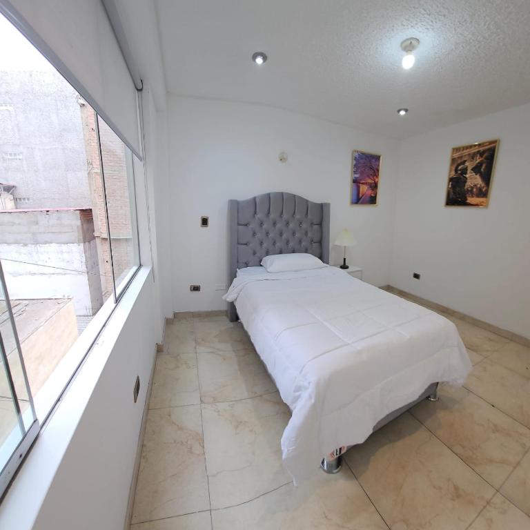 Habitación cerca al centro financiero de Lima - Single Room with Shared Bathroom - 2