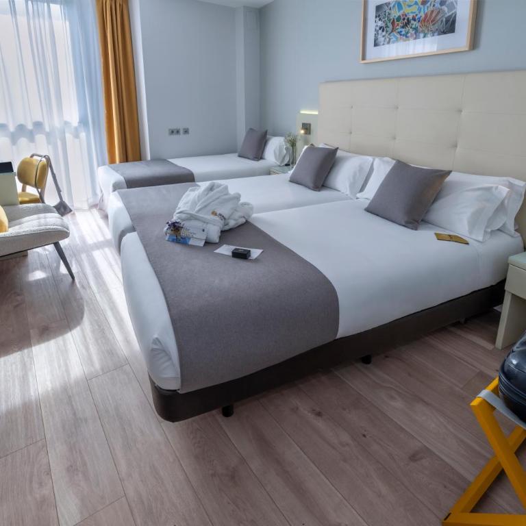 Hotel SERHS Del Port - Triple Room - 4