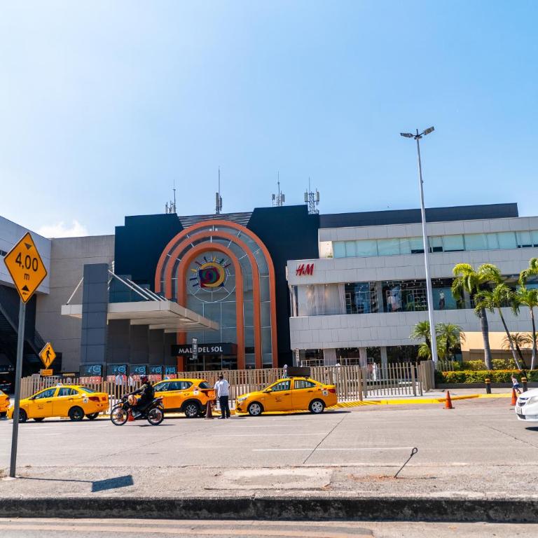 Suite de lujo cerca al aeropuerto, terminal, mall sol - Suite with City View - 30