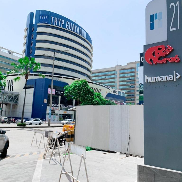 Suite de lujo cerca al aeropuerto, terminal, mall sol - Suite with City View - 22