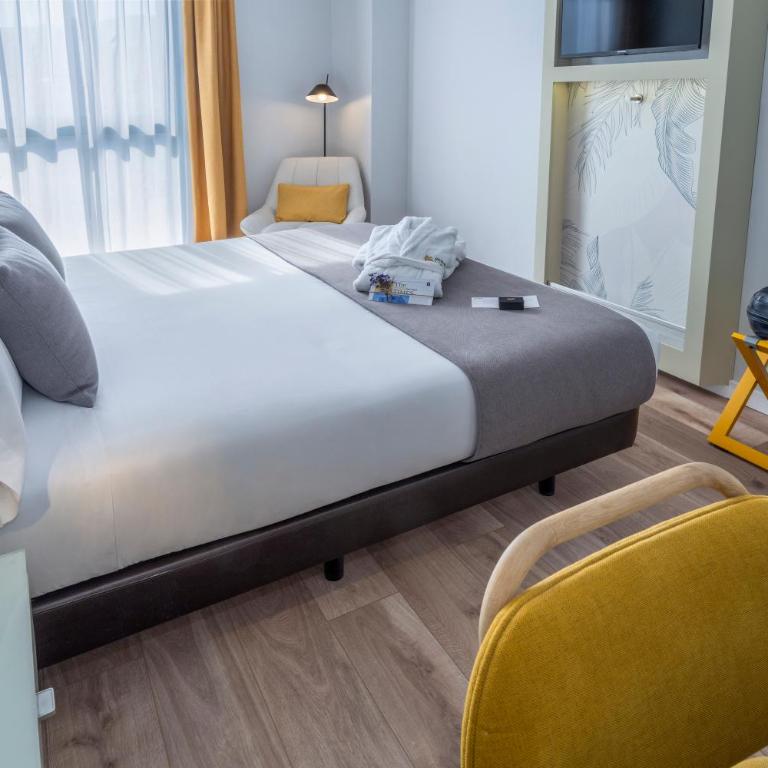 Hotel SERHS Del Port - Double or Twin Room with View - 12