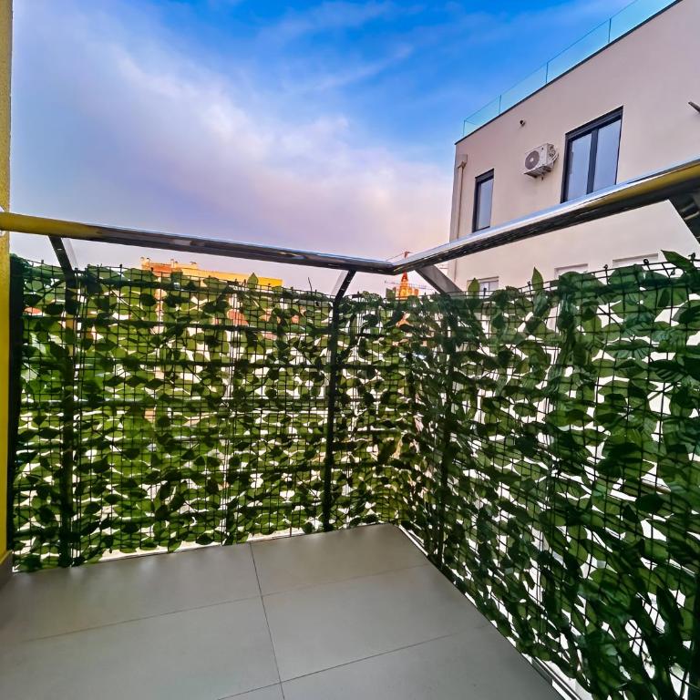 Central City Nest 4 guests Balcony & Free Parking - One-Bedroom Apartment - 18