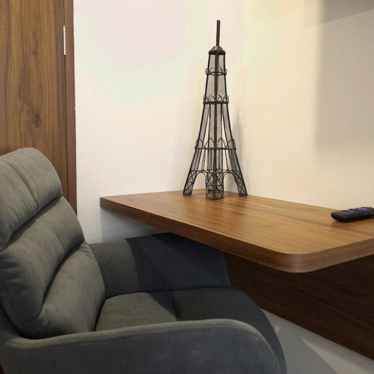 Chic Condesa Apt with Private Balcony - Two-Bedroom Apartment - 4