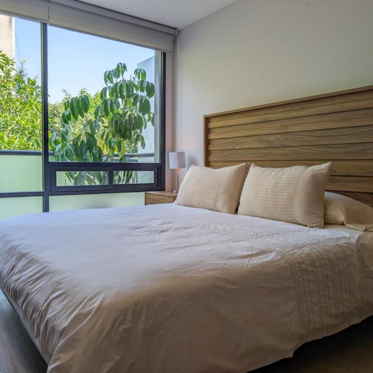 Chic Condesa Apt with Private Balcony - Two-Bedroom Apartment - 8