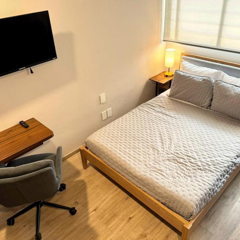 Chic Condesa Apt with Private Balcony - Two-Bedroom Apartment - 11
