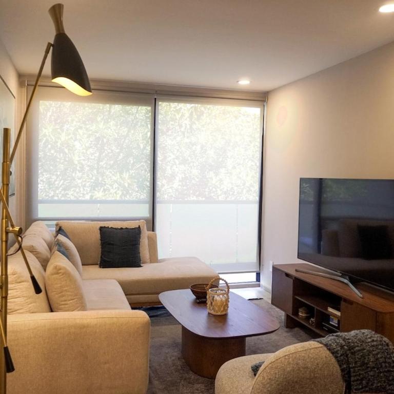 Chic Condesa Apt with Private Balcony - Two-Bedroom Apartment - 17