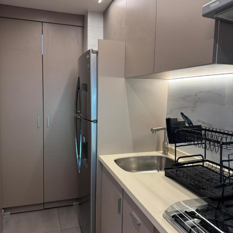 Chic Condesa Apt with Private Balcony - Two-Bedroom Apartment - 20