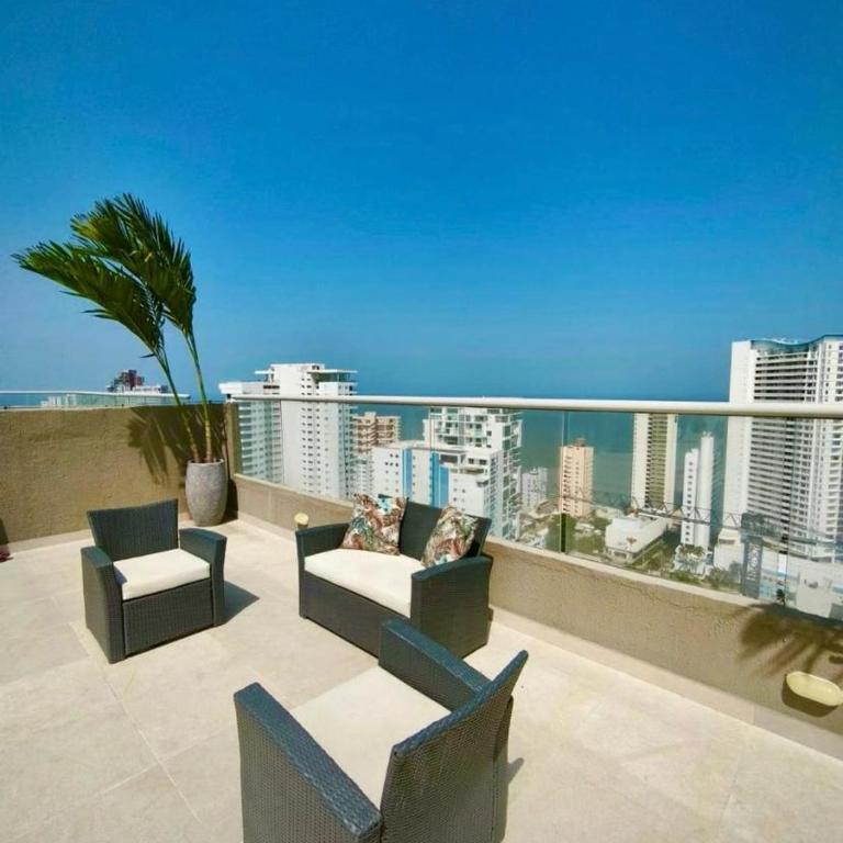 Entire apartment with amazing views Tower 811 - Three-Bedroom Apartment - 7