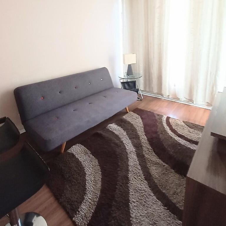 Pool - Wifi - In front of the L5 subway - One-Bedroom Apartment - 16