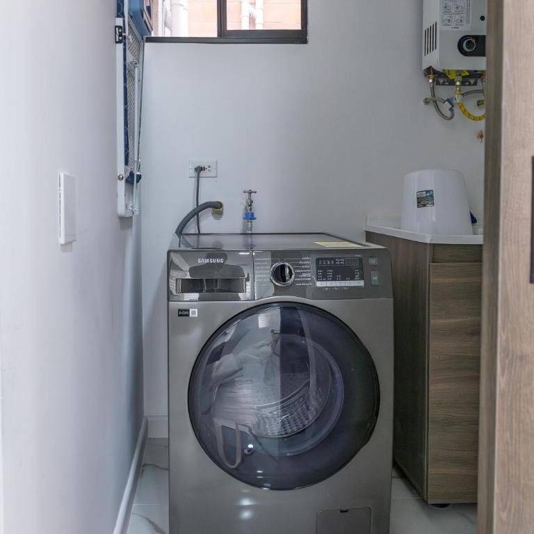 Gallery 305 - Two-Bedroom Deluxe Apartment - 12