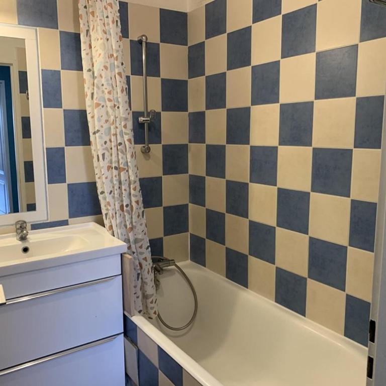 Appartement climatisé, vue mer - 4 pers. - FR-1-335-209 - Appartement - 8