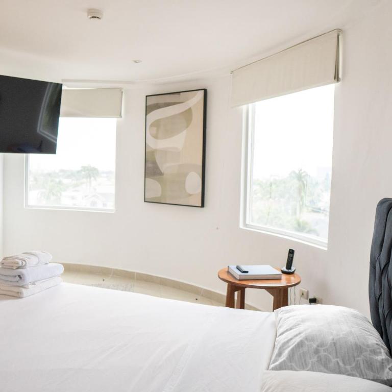 Samborondon Plaza Suites - One-Bedroom Apartment - 2