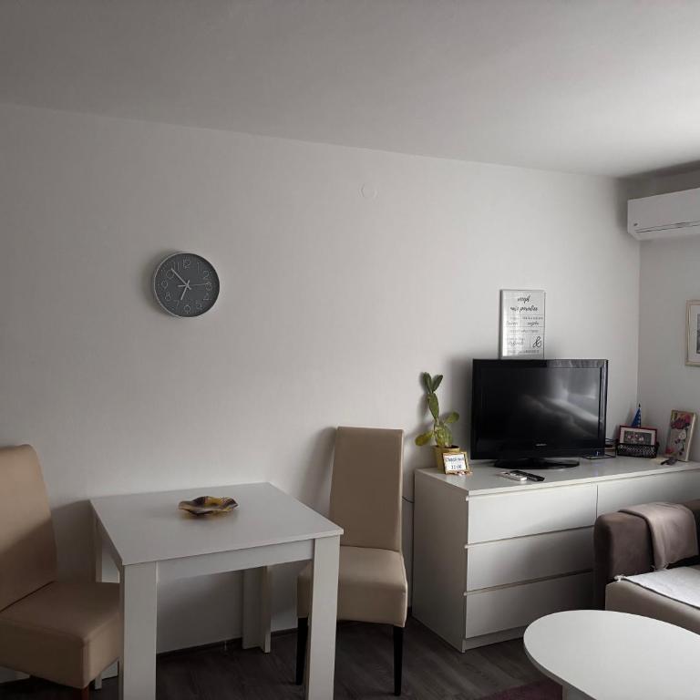 Mamma Mia! - Two-Bedroom Apartment - 18