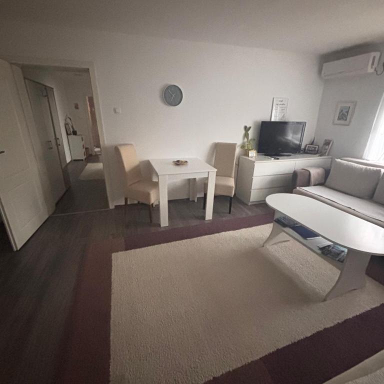 Mamma Mia! - Two-Bedroom Apartment - 15