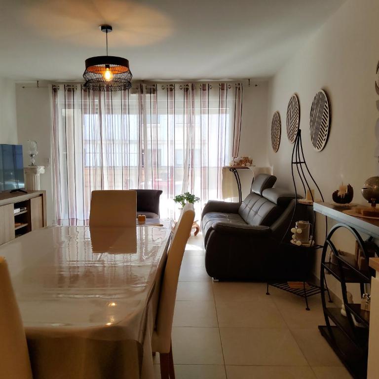 Appart 2 chambres - 50 m de la mer - parking - Appartement - 9