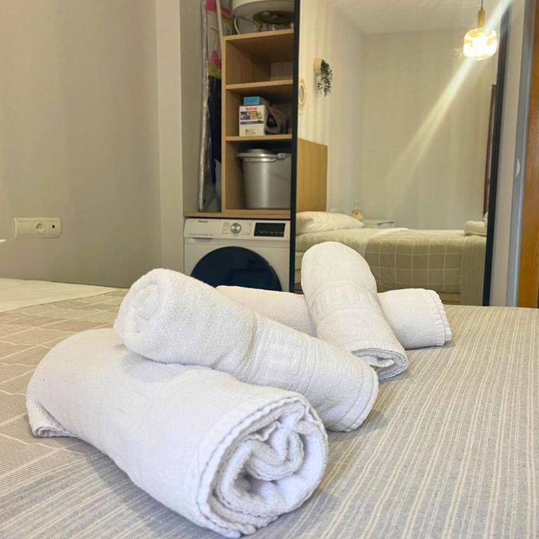 Home4u Cartuja - One-Bedroom Apartment - 4