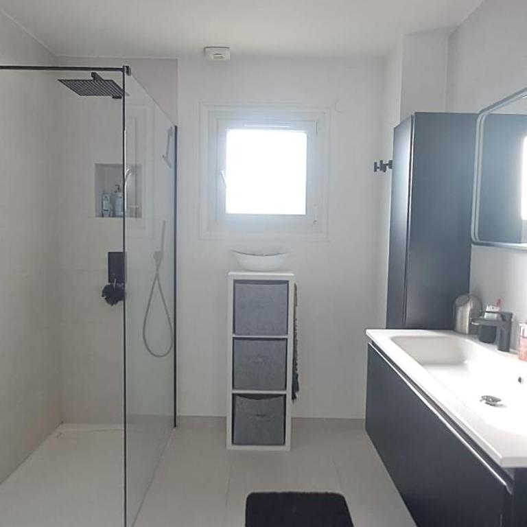 Maison au calme avec grande piscine - Maison 3 Chambres - 14