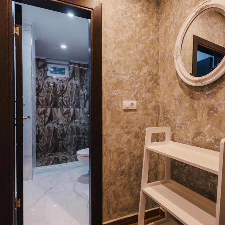 Padam Hotel & SPA - Deluxe Apartment - 29
