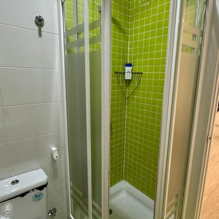 Plaza Opera Home - Double Room with Private Bathroom - 10