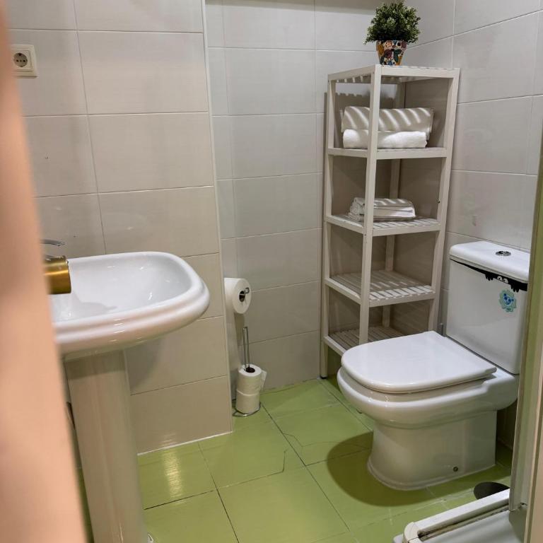 Plaza Opera Home - Double Room with Private Bathroom - 5