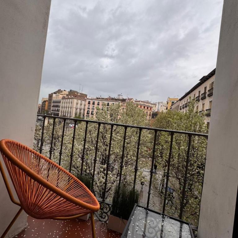 Plaza Opera Home - Triple Room with Shared Bathroom - 14