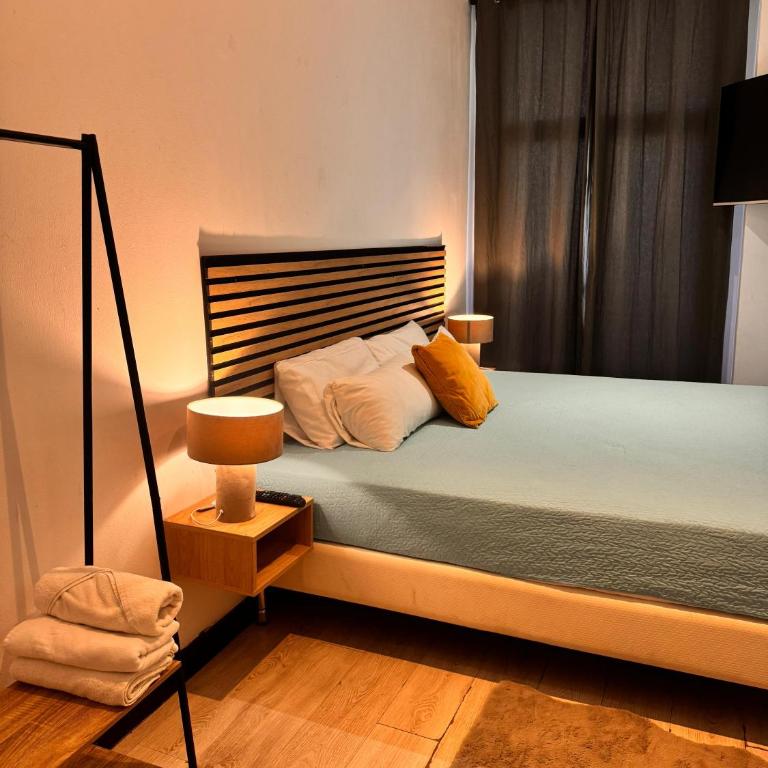 Plaza Opera Home - Triple Room with Balcony - 10