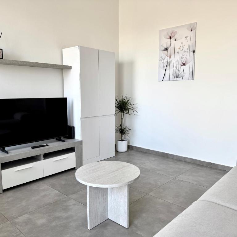 Cuneo Centro-Moderno Bilocale con vista panoramica - Appartement 2 Chambres - 8