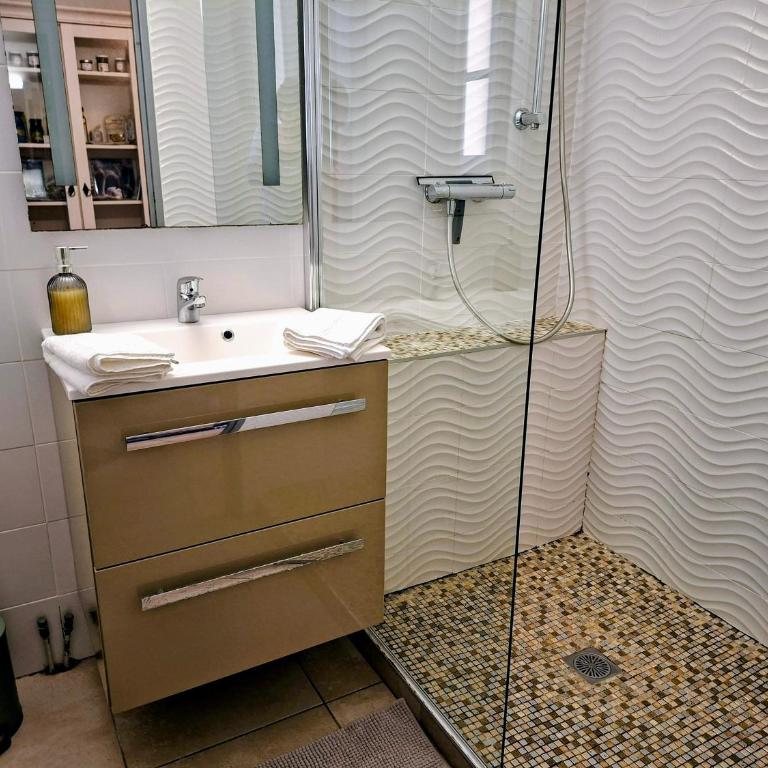 Grand appartement avec terrasse Plage à 6 min à pied Climatisation Saintes maries de la mer - Appartamento con 1 Camera da Letto - 18