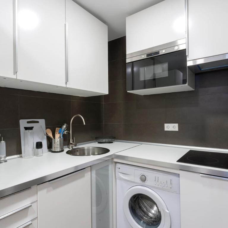 Apartamento con Estilo en Plaza España - Ubicación Premium - Apartamento Superior - 12