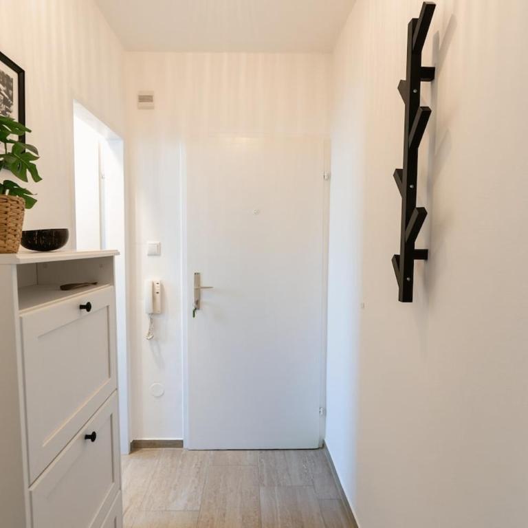Charming 1-room apartment in a very good area - Apartment mit 1 Schlafzimmer - 2