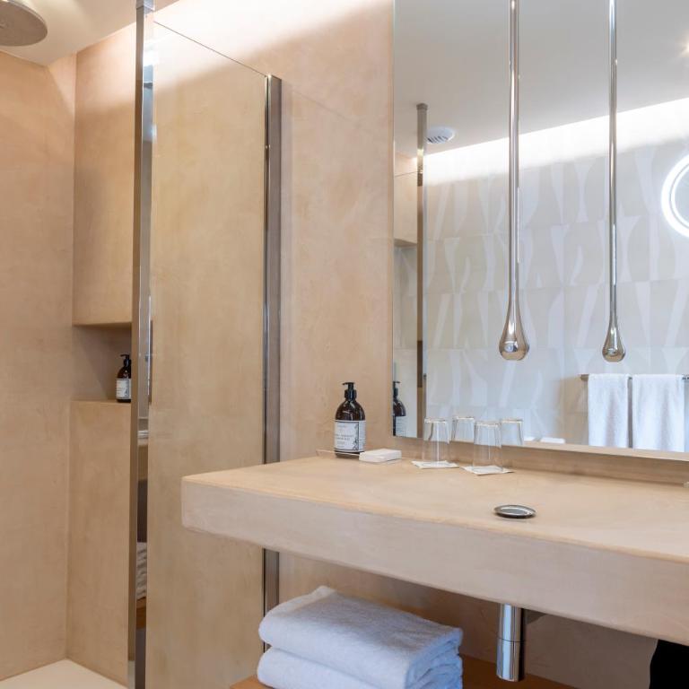 Hotel & Spa Kasano Calvi - Handwritten Collection - Chambre Lit King-Size Supérieure avec Piscine - Vue sur Mer - 13