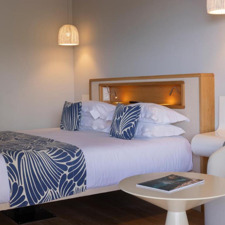Hotel & Spa Kasano Calvi - Handwritten Collection - Chambre Lit King-Size Supérieure avec Piscine - Vue sur Mer - 7