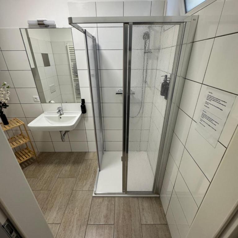 Städtische Ruheoase mit Garten & gratis Parkplatz - Appartement 1 Chambre - 18