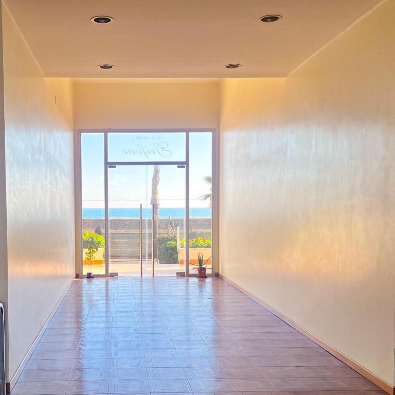 Fronte Mare, Piscina - RESIDENCE GRIFONE - Casa Vacanze - 3