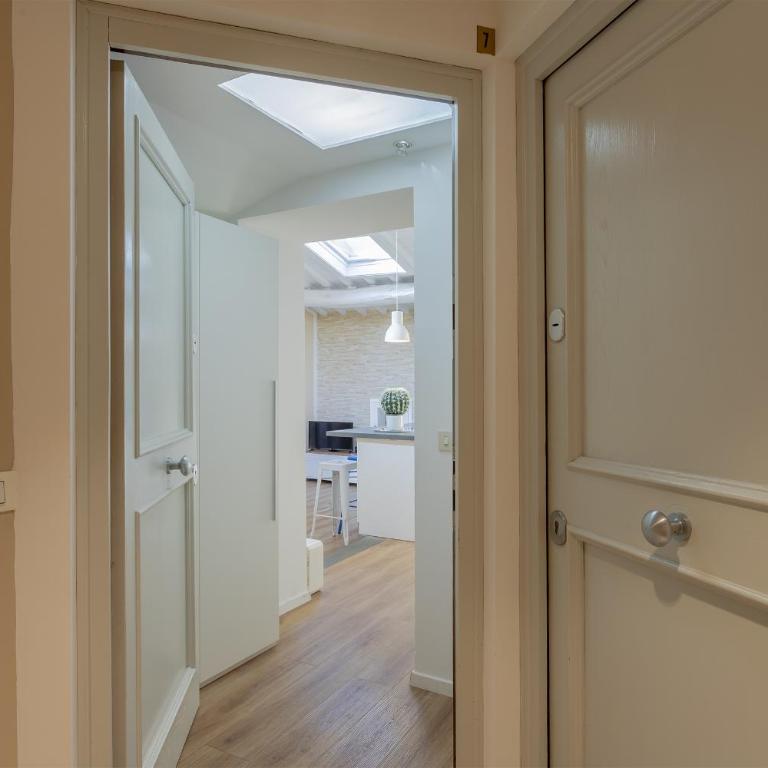 Raffaello Charming Apartment Near Duomo Square - Appartamento con 2 Camere da Letto - 7