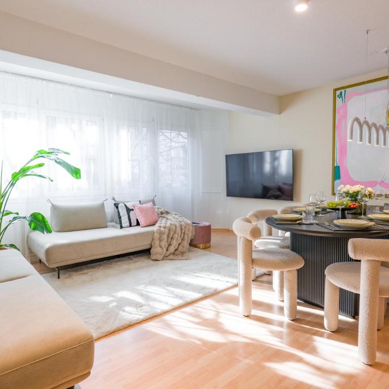 Valemi NEW Premium & Huge, 2Bathroom, SuperCentral, FreeParking, up to 8-16 Guests - Apartment mit 3 Schlafzimmern - 4