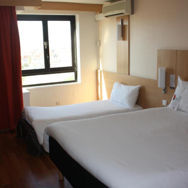 ibis Marseille Centre Gare Saint Charles - Chambre Triple Supérieure avec Canapé-Lit - 8