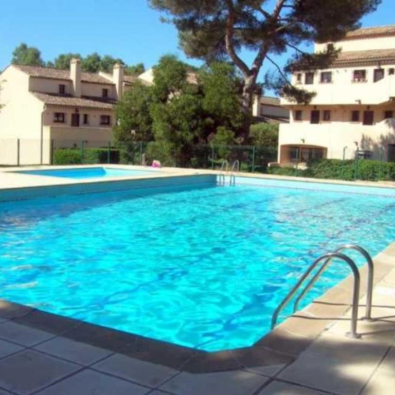 New 250m Beach Apt with Pool & Terrace - Apartment - 22
