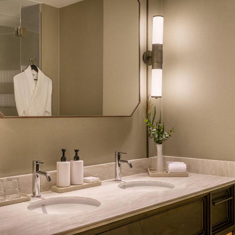 Hotel Condes de Barcelona - Deluxe Double Room - 1