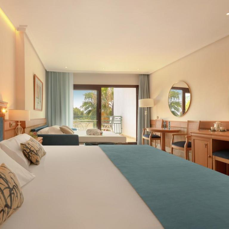 SH Villa Gadea - Habitación Doble Superior con vistas al mar - 1 o 2 camas (2 adultos + 1 niño) - 4