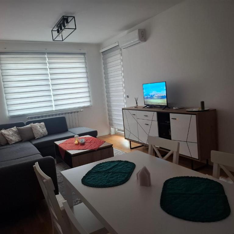 Golden stay Bulevar - Apartman sa 2 Spavaće Sobe - 4