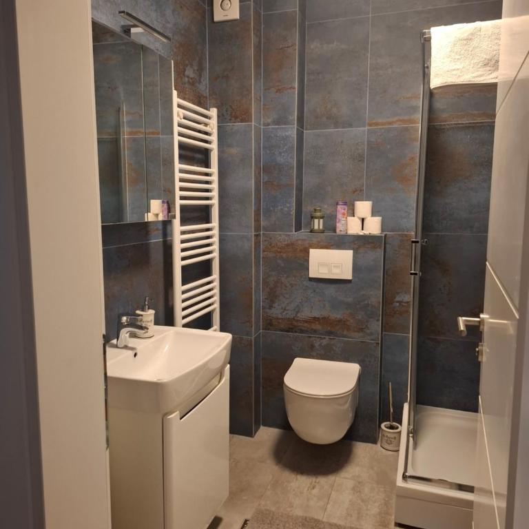 Golden stay Bulevar - Apartman sa 2 Spavaće Sobe - 11
