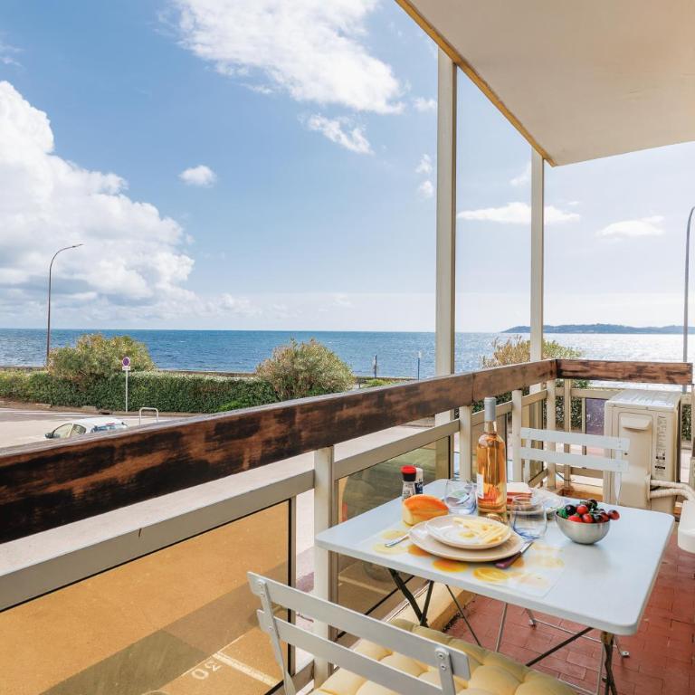 Au Grand Large ST Maxime YourHostHelper - Studio - Vue sur Mer - 1