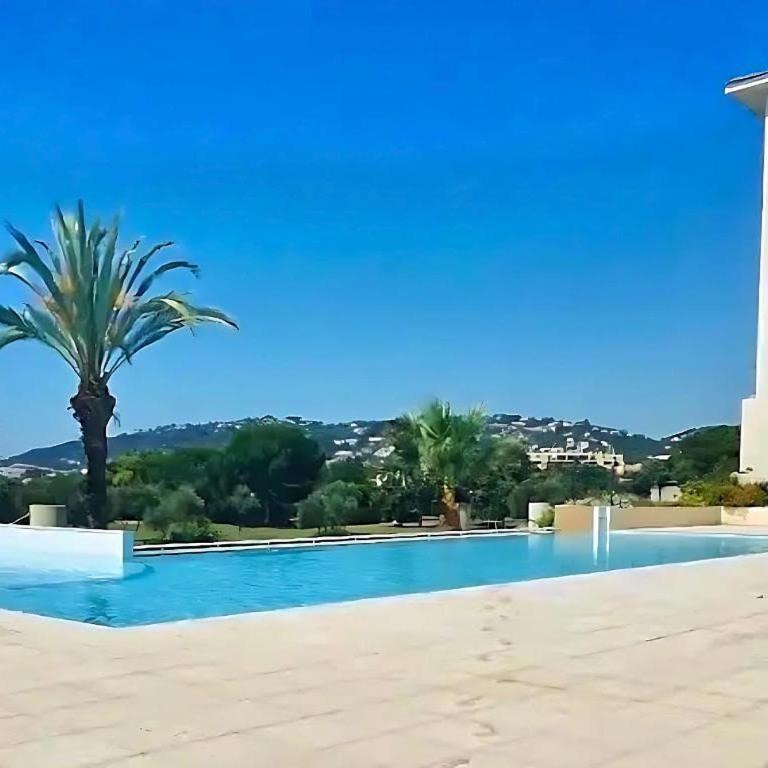 Grand 2 Pièces Climatisé dans Residence de Standing avec Vue Piscine au Bord de la Mer - Appartement 1 Chambre - 23
