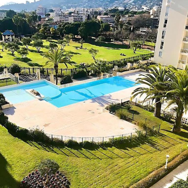 Grand 2 Pièces Climatisé dans Residence de Standing avec Vue Piscine au Bord de la Mer - Appartement 1 Chambre - 25