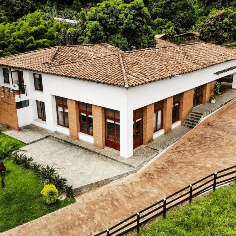 Natural paradise near Medelln - Villa - 54