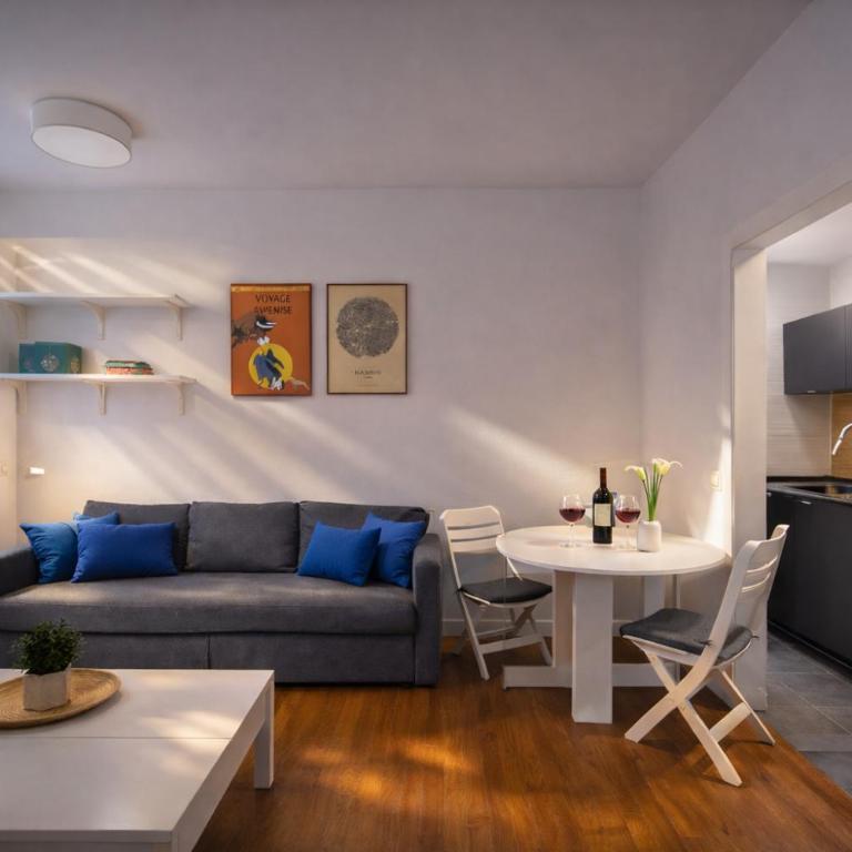 Toro Almudena Suites - One-Bedroom Apartment - 2