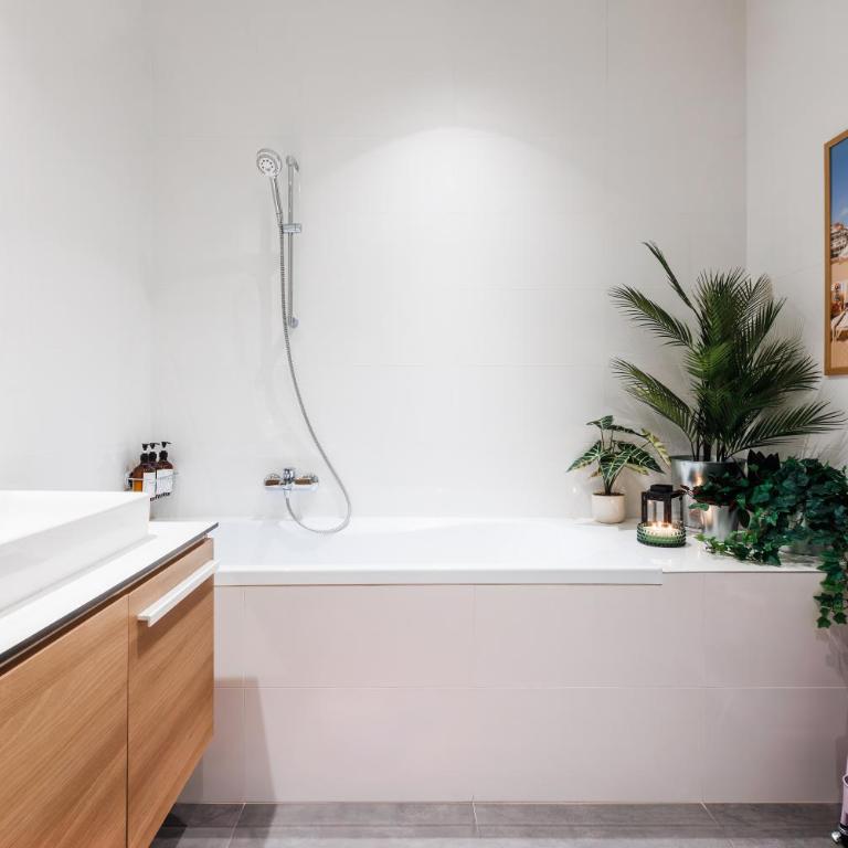 WF Italian Disco with Terrace, Cinema and Parking - Three-Bedroom Premium Apartment with Balcony - 16